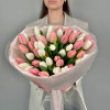 Тюльпаны бело-розовые 51 штука
